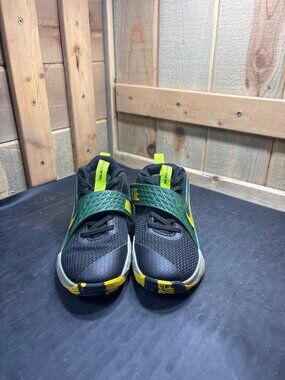 Nike KD Trey 5 X HF6280-004 Boys Size US 2Y UK 1.5 EU 33.5 Green Basketball